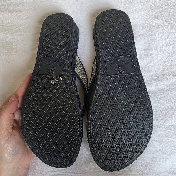 Capelli of New York Navy Sandals with Silver Glitter Straps Size 8 - Picture 5 of 6